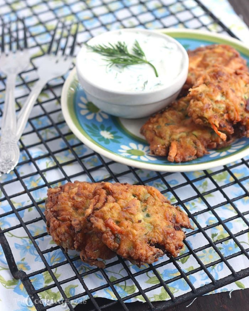 ZUCCHINI PATTIES WITH DILL DIP