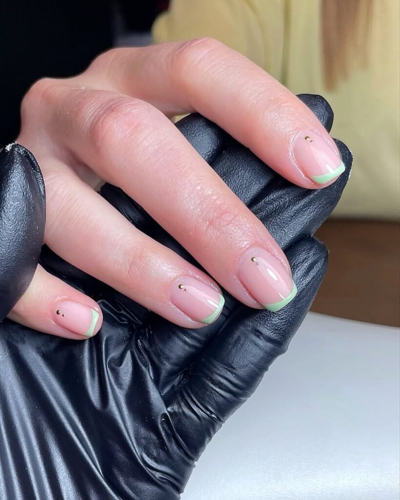 Short Minimalist Nails